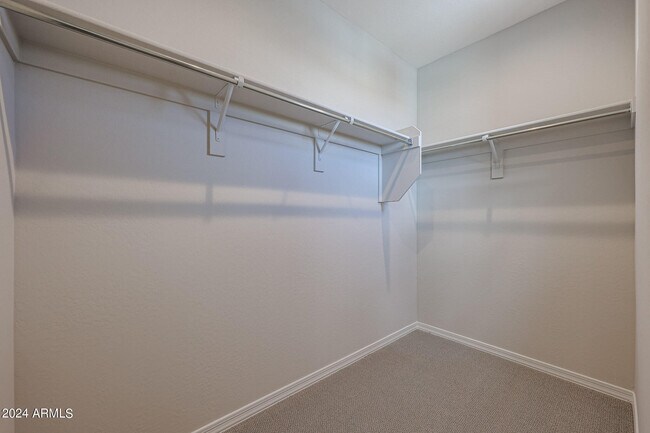 Building Photo - 2031 W Bramble Berry Ln