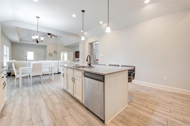 Building Photo - 3805 Shelby Cir