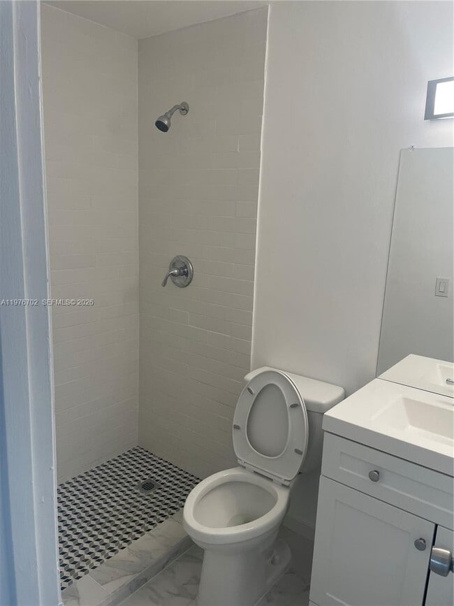 Building Photo - 20725 NE 8th Ct