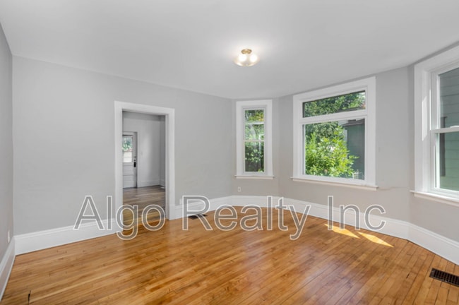 Building Photo - 3449 Snelling Ave