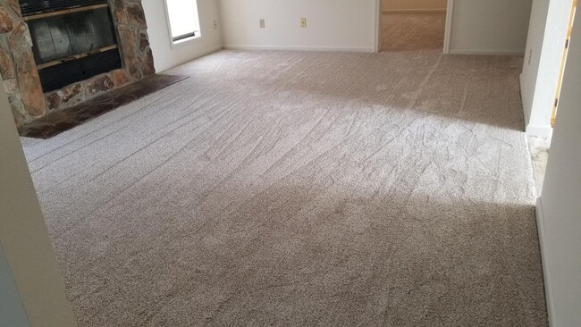 Building Photo - Available from May 15th.  2 Bedroom home with garage. Great Area and Location!