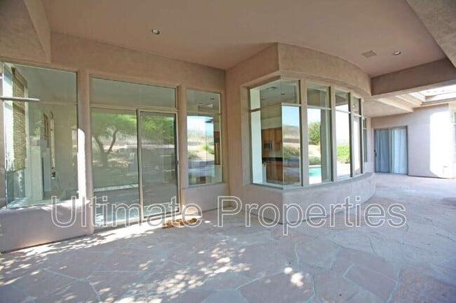 Building Photo - 11050 E Verbena Ln