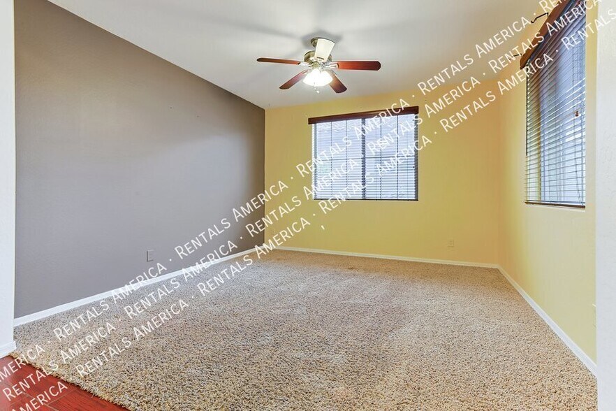Building Photo - 137 E Carob Dr