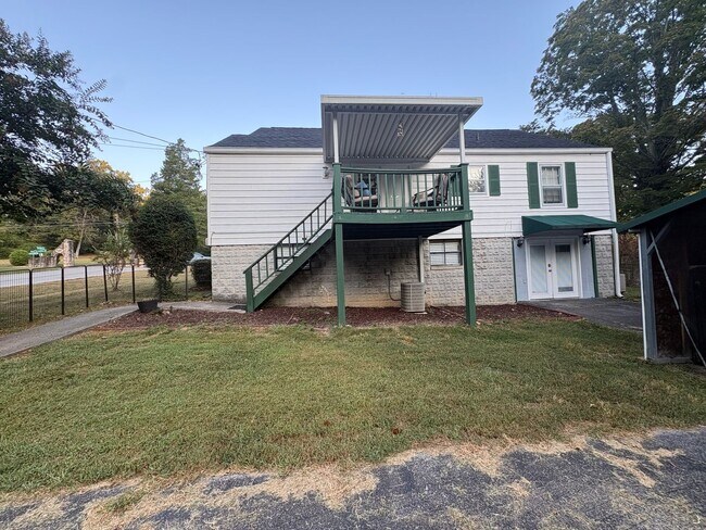 Building Photo - 106 S Germantown Rd