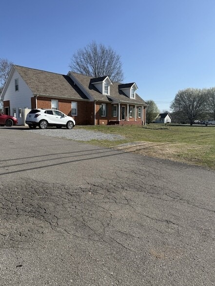 Building Photo - 508 Veterans Pkwy