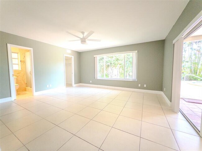 Building Photo - 560 SW 62nd Ave