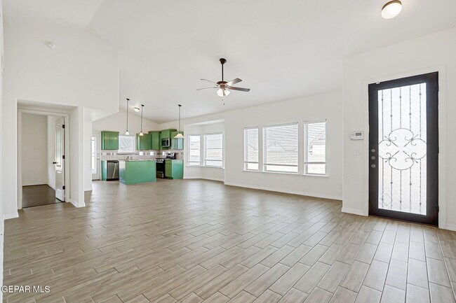 Building Photo - 14853 Tierra Escape Ave