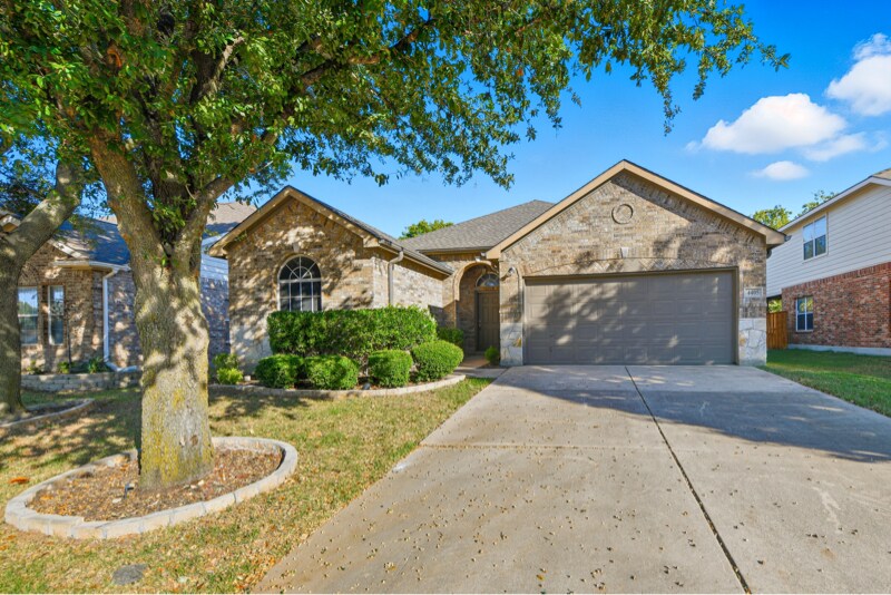 Primary Photo - 4405 Grassy Glen Dr