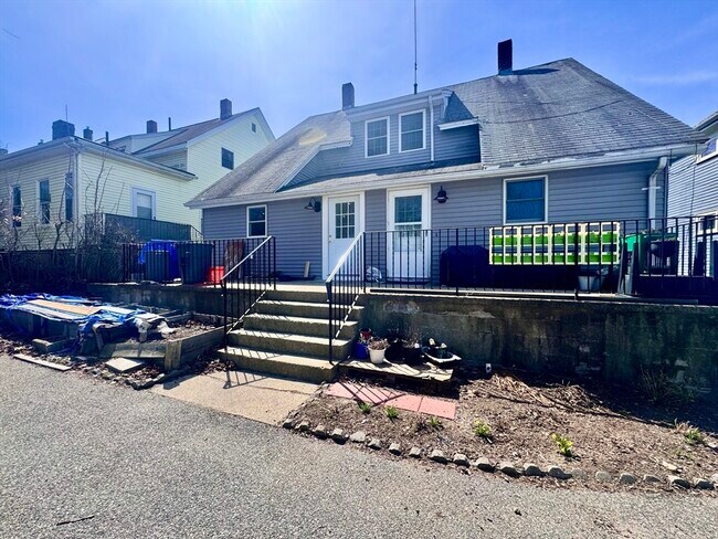 Building Photo - 12 Orange St