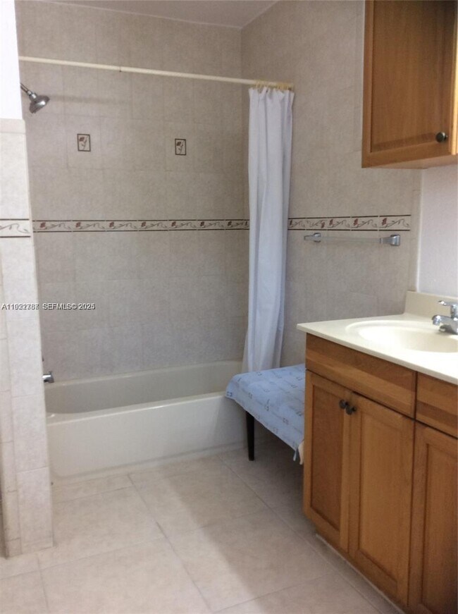 Building Photo - 60 Palmetto Dr