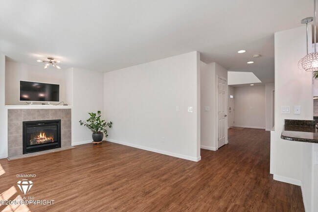 Building Photo - 11476 Discovery Park Dr