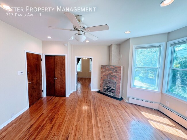 Building Photo - 317 Davis Ave