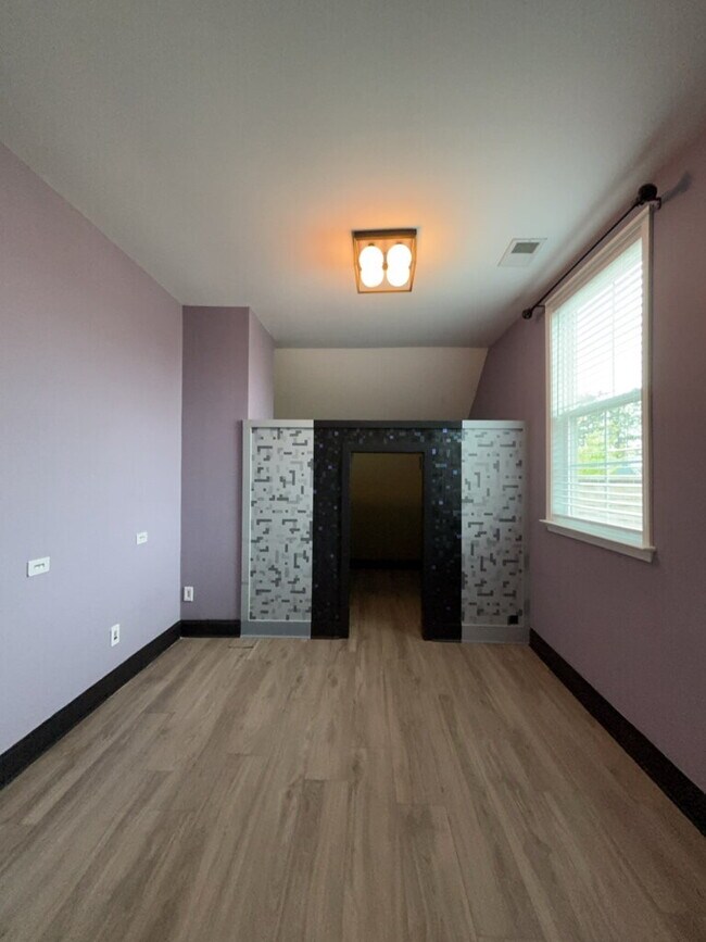 Building Photo - 373 Whispering Breeze Ln