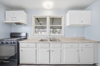 Building Photo - 2719 Dewey St