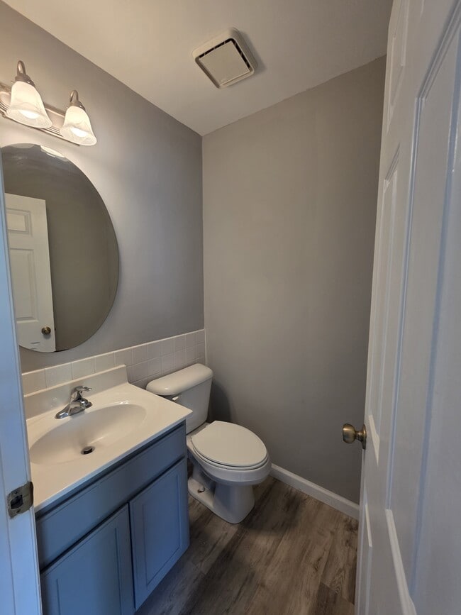 Building Photo - 813 Forest Trace Dr