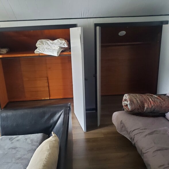 Building Photo - 314 Julia St