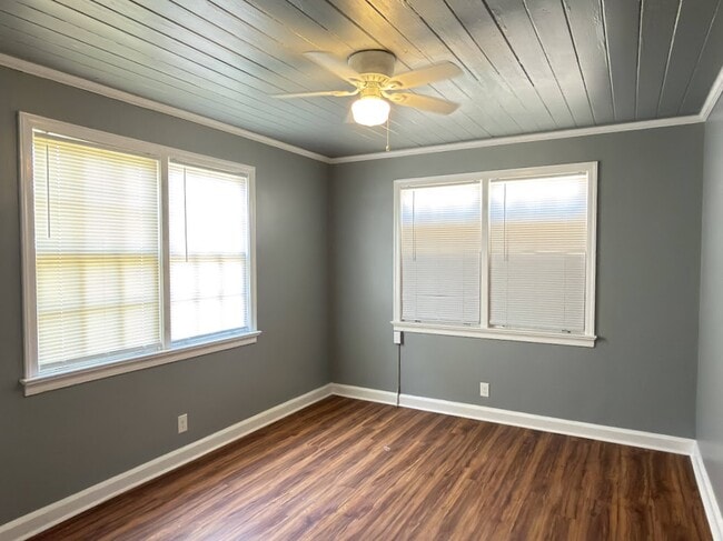 Building Photo - 504 E Adair St