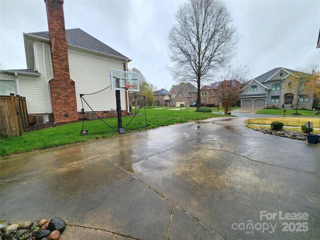 Building Photo - 7232 Sheffingdell Dr