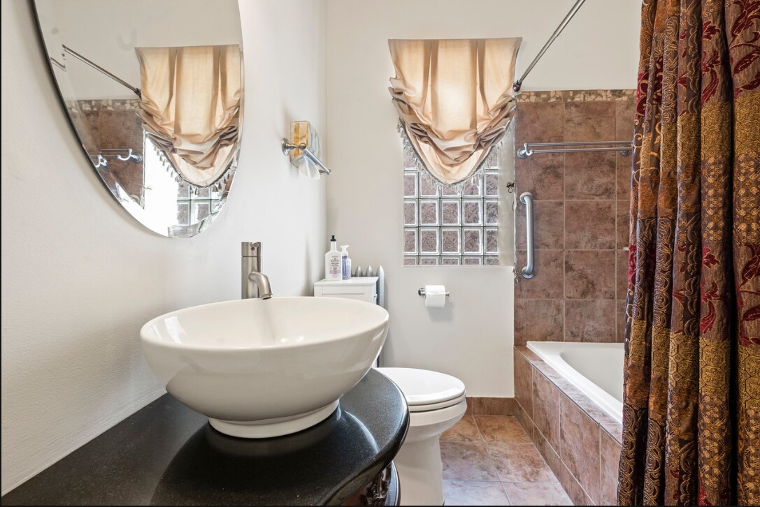 Building Photo - 7414 S Prairie Ave