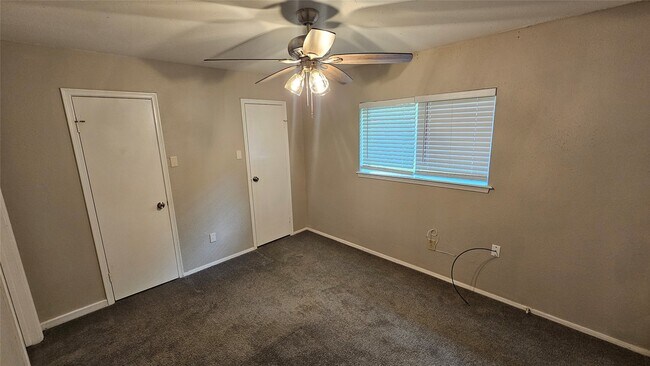Building Photo - 5210 Russelville Rd