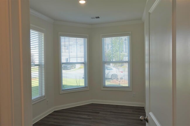 Building Photo - 409 Yellow Fox Rd