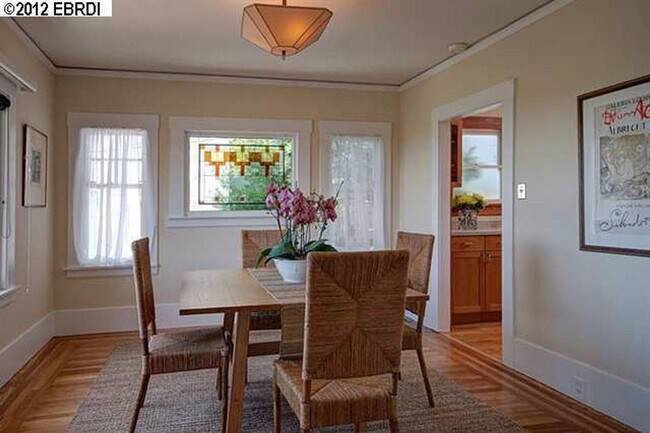 Building Photo - Gorgeous North Berkeley 3 Bedroom