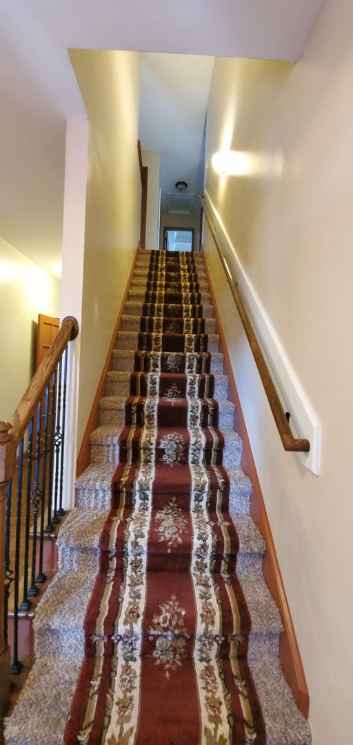 Building Photo - Spectacular!