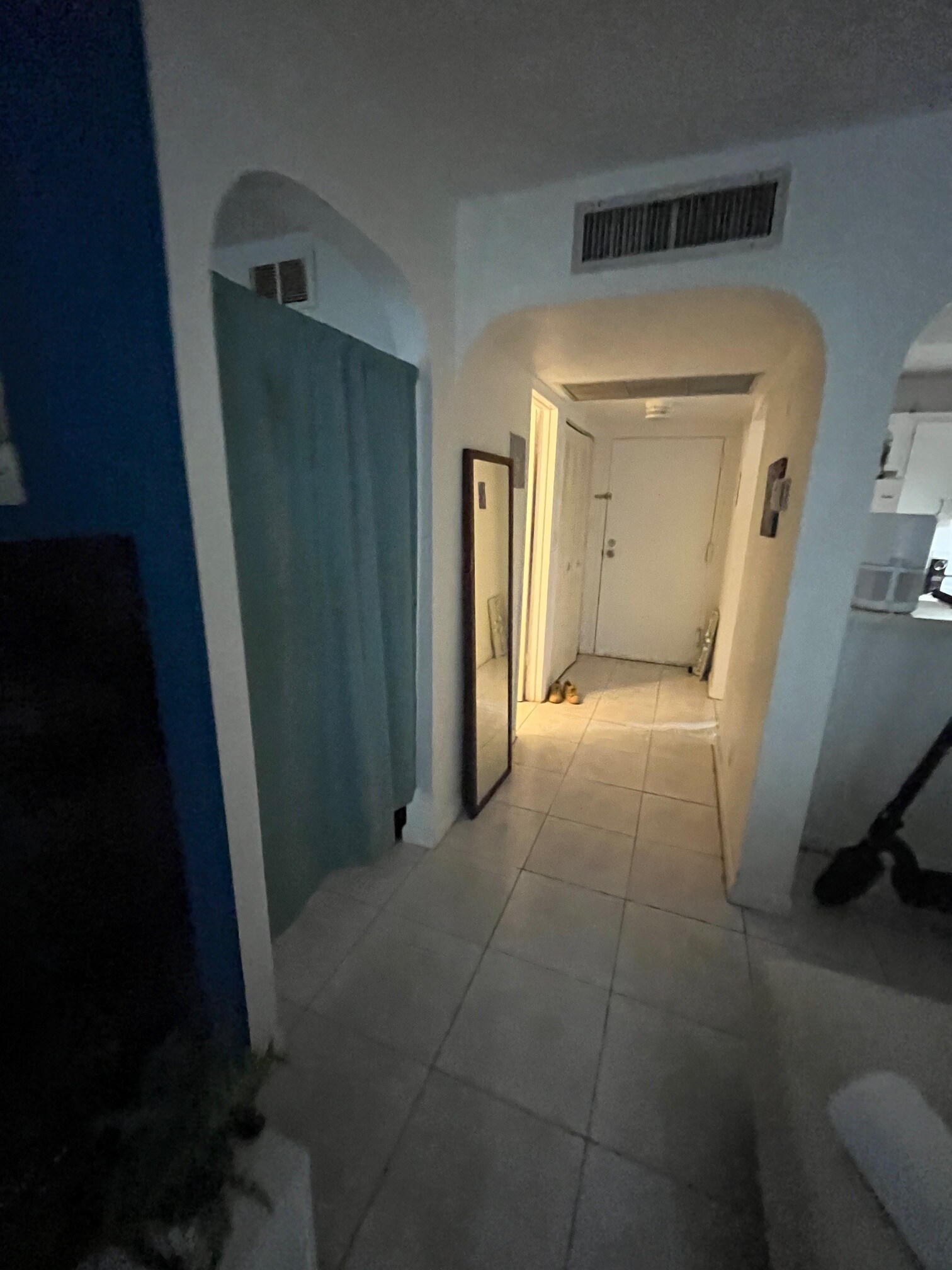 Building Photo - 4222 Inverrary Blvd