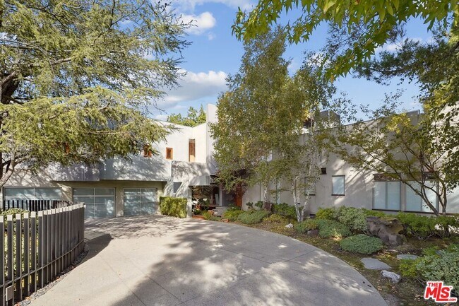Building Photo - 2238 Stradella Rd