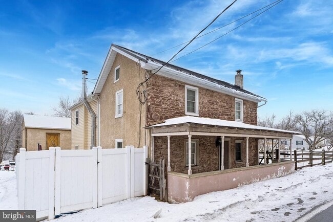 Building Photo - 1687 E Main St