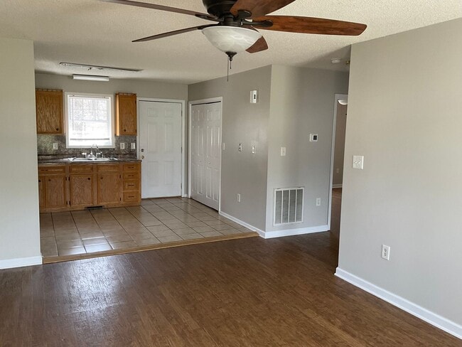 Building Photo - 382 TURNER St