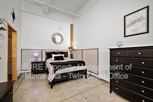 Building Photo - 700 N Washington Ave