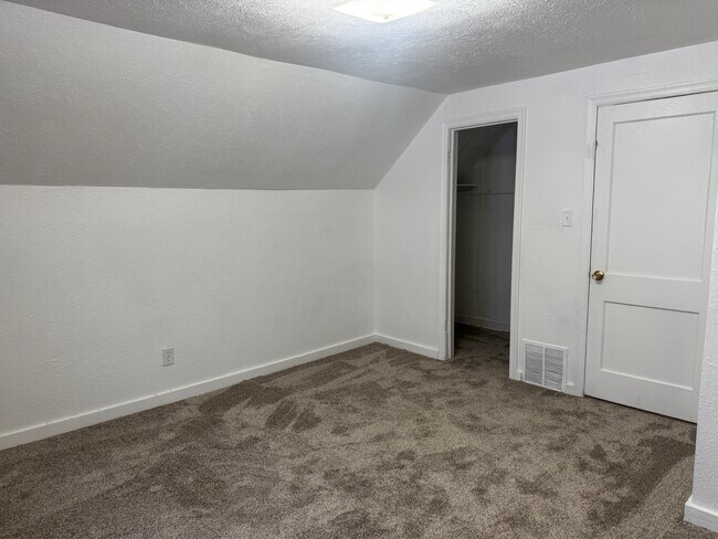 Building Photo - 2315 Green St