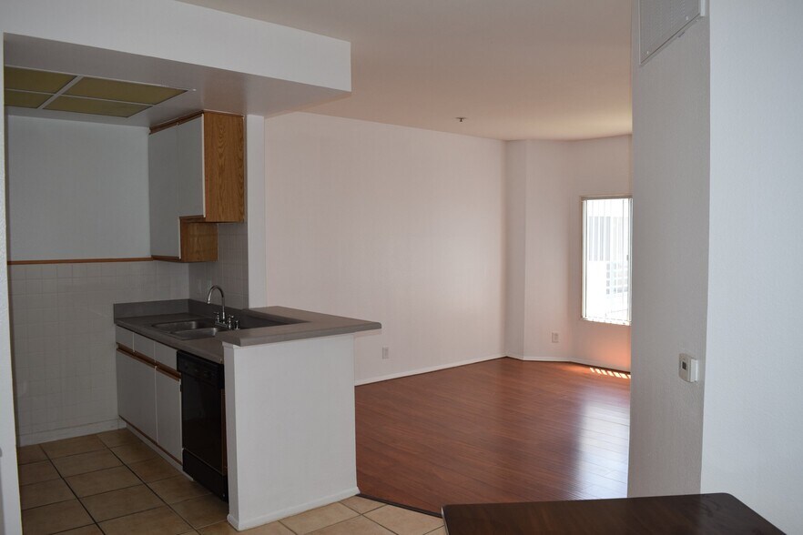 Building Photo - 444 S Occidental Blvd