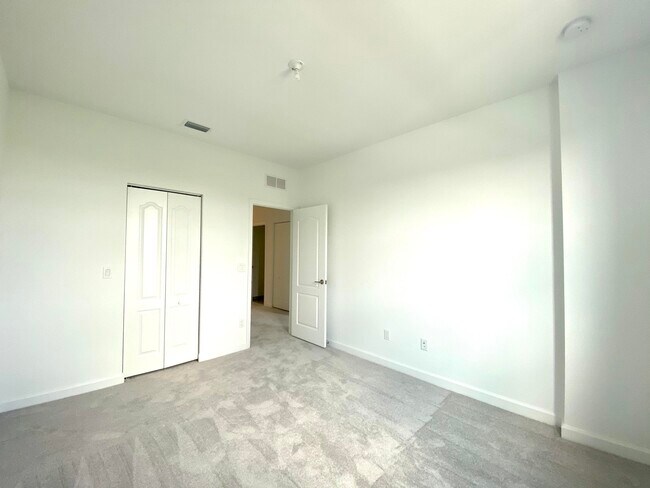 Building Photo - 13090 Anthorne Ln