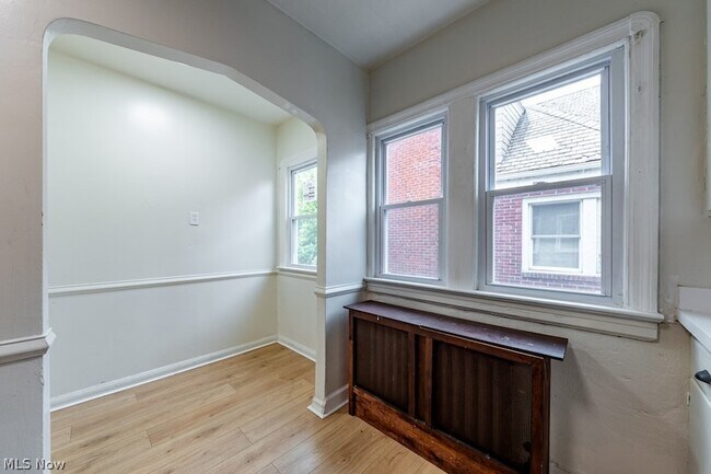 Building Photo - 18405 Newell Rd