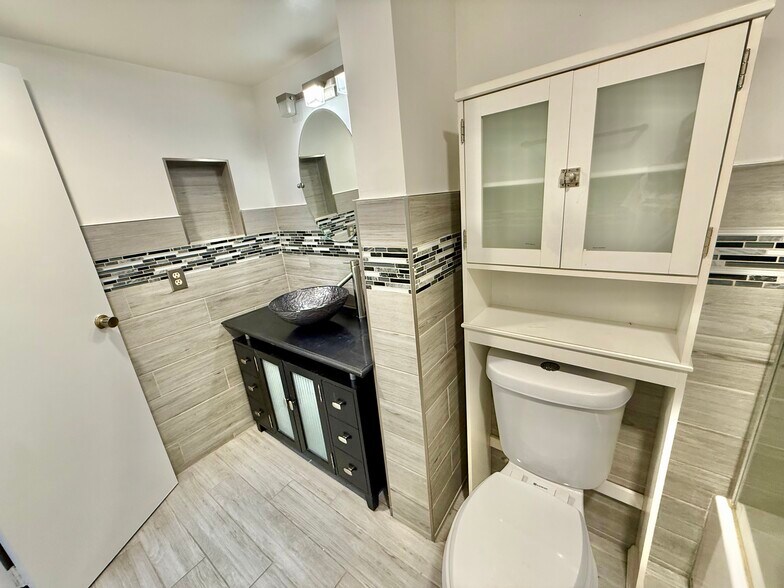 Building Photo - 8301 Sands Point Blvd