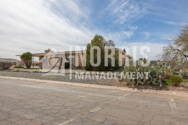 Building Photo - NO HOA, Brick Home and Located in Arizona City
