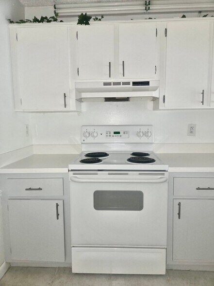 Building Photo - 17000 NW 67th Ave