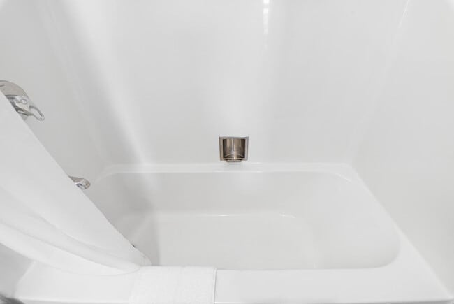 Building Photo - 95 Broadway-SI ID1240381P