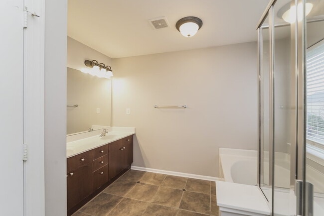 Building Photo - 15126 Callow Forest Dr