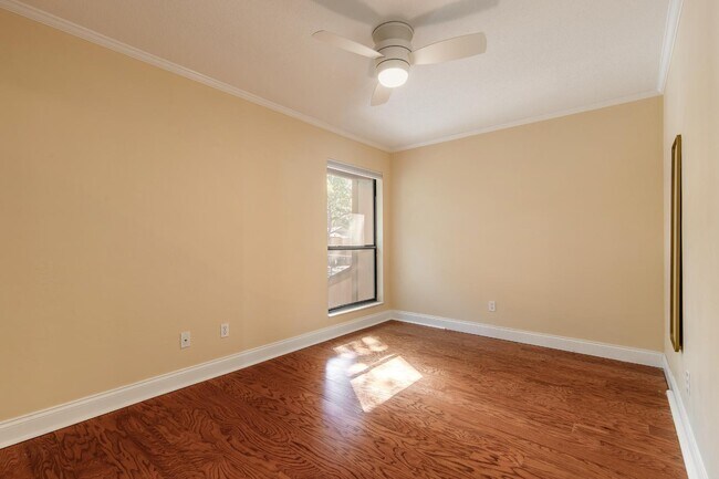 Building Photo - 24 Pinehurst Pl