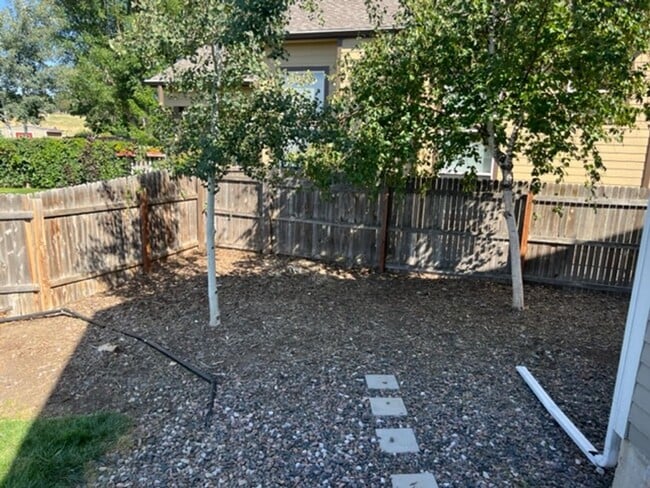 Building Photo - 3 Bedroom Home w Extra Room and 2 Car Garage in Stratford Lakes!