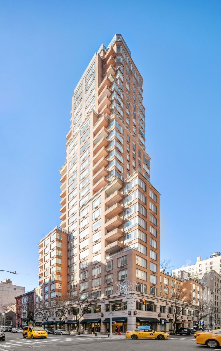 Building Photo - 30 E 85th St