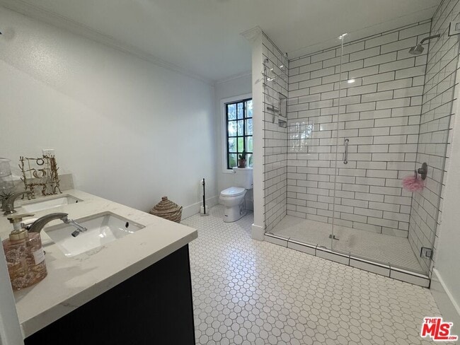 Building Photo - 456 S McKnight Rd