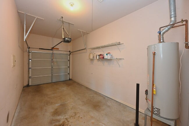 Building Photo - 2 BR Harbor Village Condo