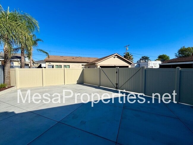 Building Photo - 8143 Grove Ave