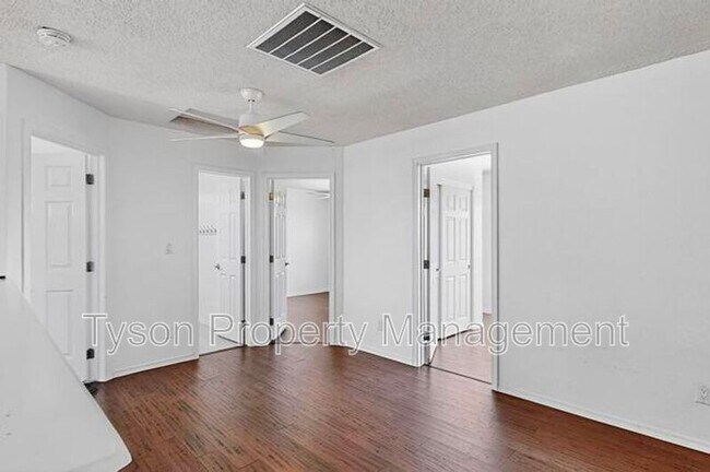 Building Photo - 10527 Brookville St NW