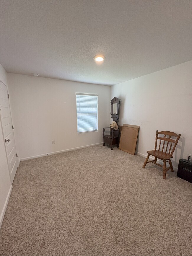 Building Photo - 5695 Guinevere Ln