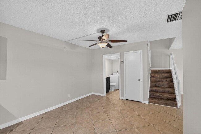 Building Photo - 744 Springdale Cir